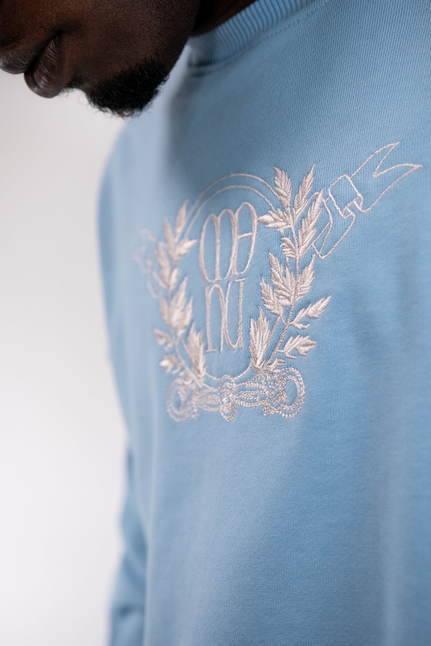 CREWNECK BABY BLUE